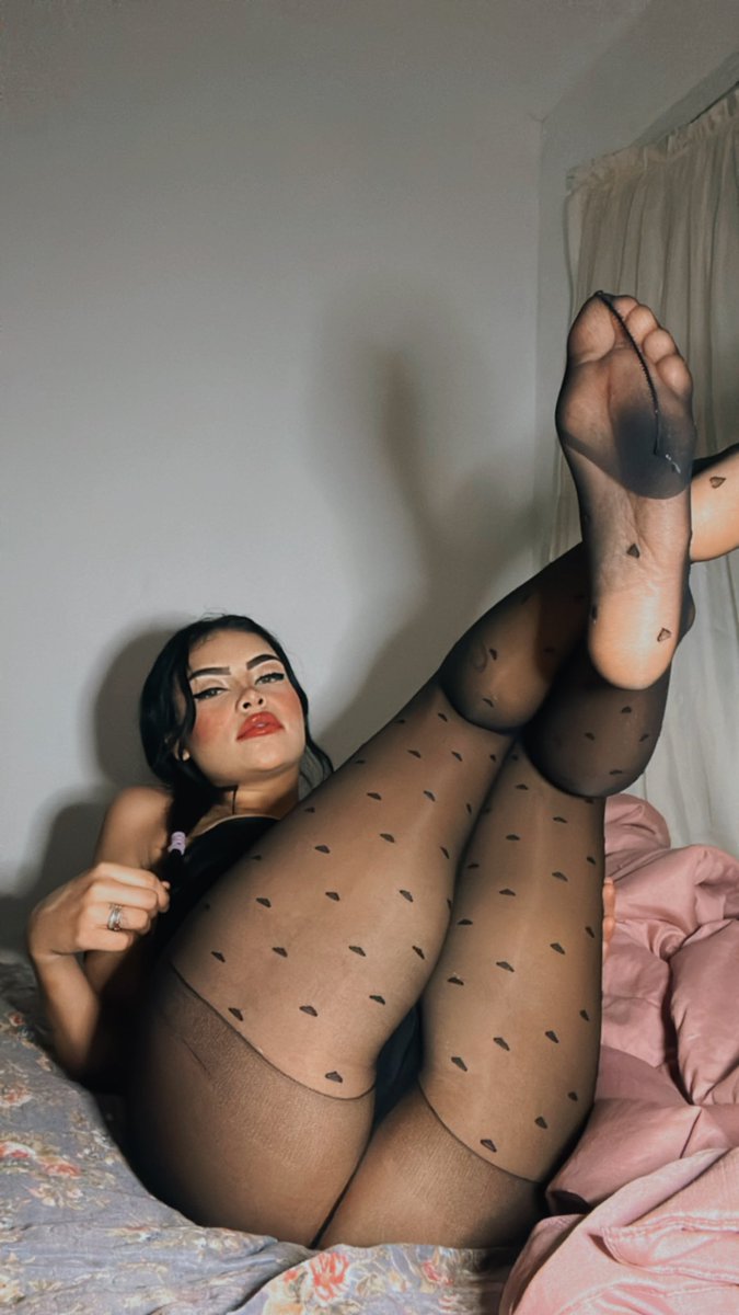 ayak sever kölelerim için de vip kanalda paylaşımlar yapmaya başladım katılmak için telegramdan yazın bana aşklarım