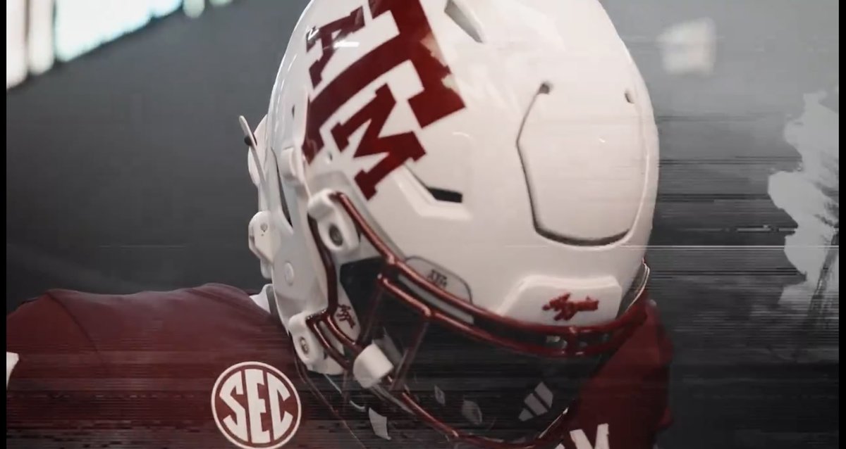 tengland_150's tweet photo. HOWDY 👀 

#GigEm https://t.co/ftc9PryPiY