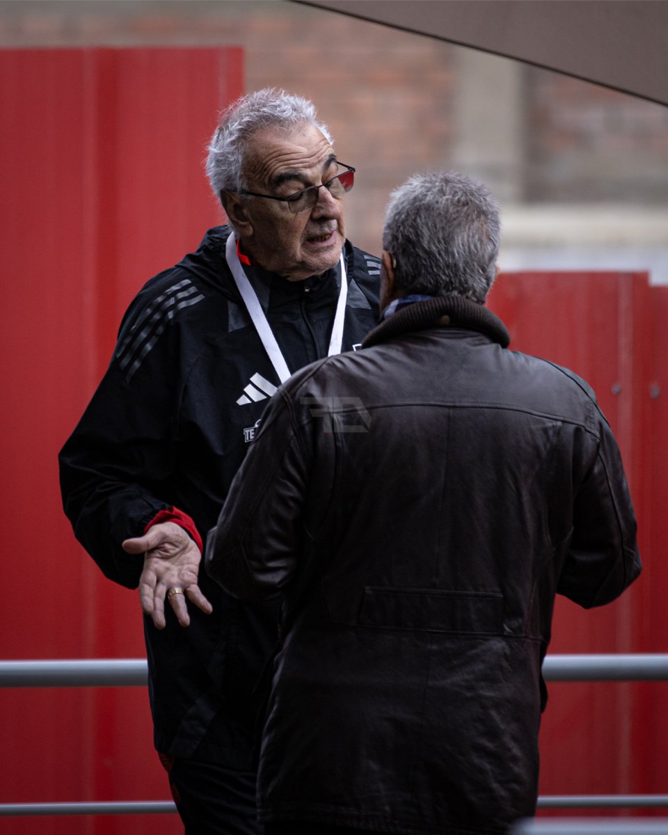 anderssonx783's tweet photo. #SelecciónPeruana 🇵🇪
Juan Carlos Oblitas presente en cuarto día de los entrenamientos de la Selección Peruana.

📷@WalterJEsc24 
@futgoldeportesp https://t.co/Y8UWkkO0Mp