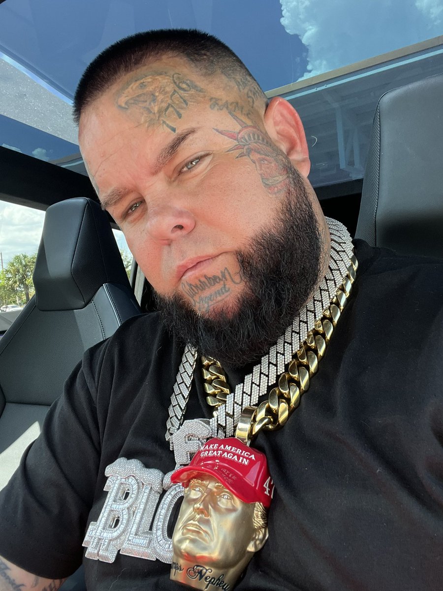 Trumps Nephew tweet media