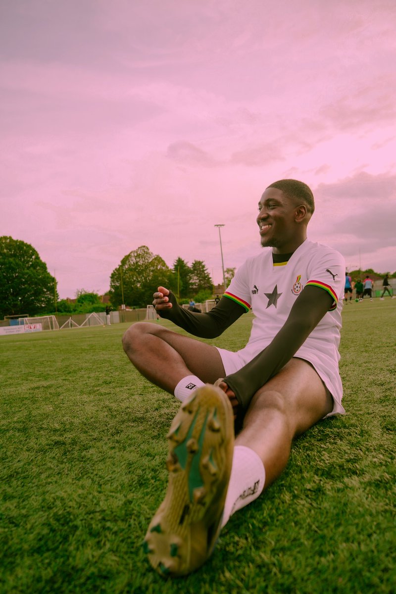 emzo🚶🏾 tweet media