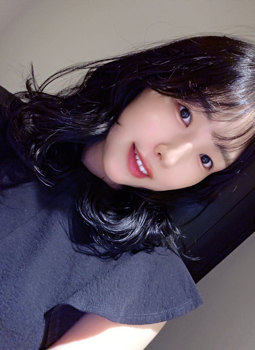 おはよ！朝~~🙋🏼‍♀️髪型変えた◯昨日浴衣だったからまとめてたけど、昨日会えたみんな、観てくれたみんなが第一目撃者だよ🙋🏼‍♀️（？）とてもお気にいり~~✌🏻