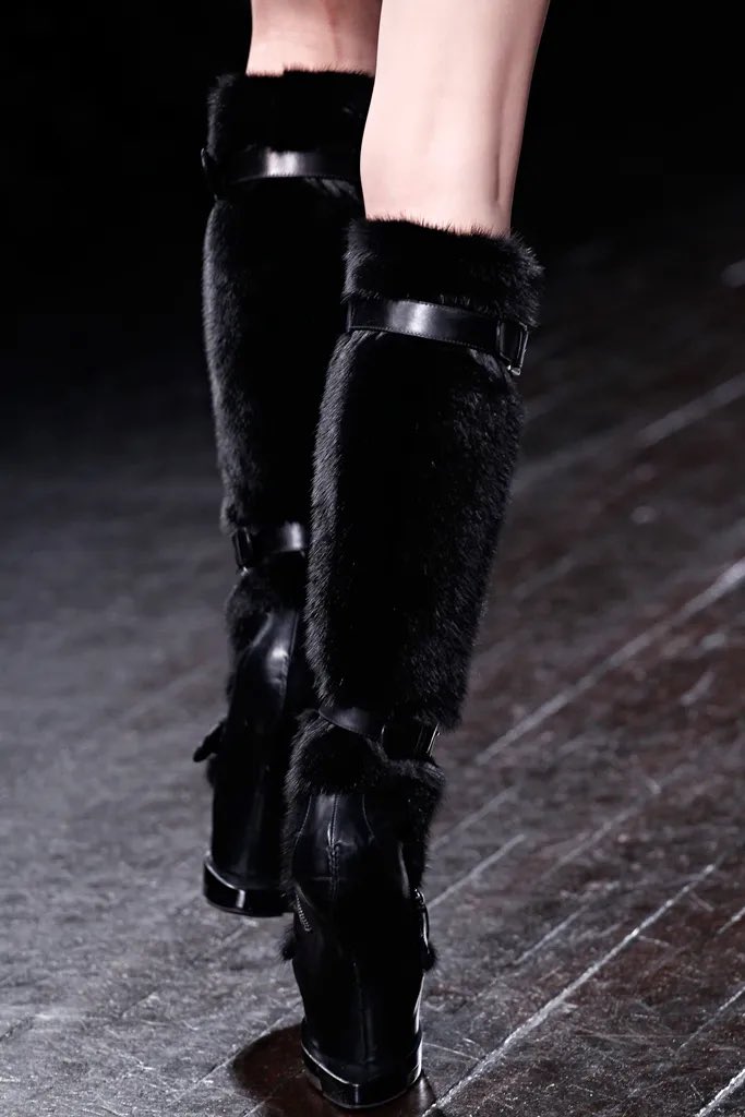 missravenl's tweet image. 2012 Alexander McQueen 
SOLD