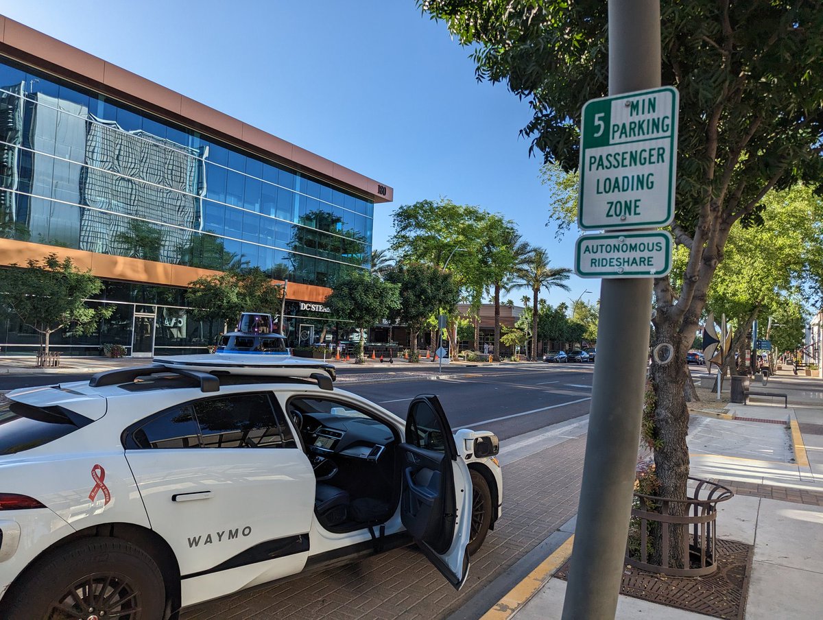 駐車場附置義務の減免とセットで自動駐車配車サービス用の乗降スペースを誘導するアリゾナ。街全体の乗車効率を高め、無人運転と都市計画の連動がこれから取り組む骨太の政策
#MaaSが都市を変える　#ライドシェア　#自動運転社会