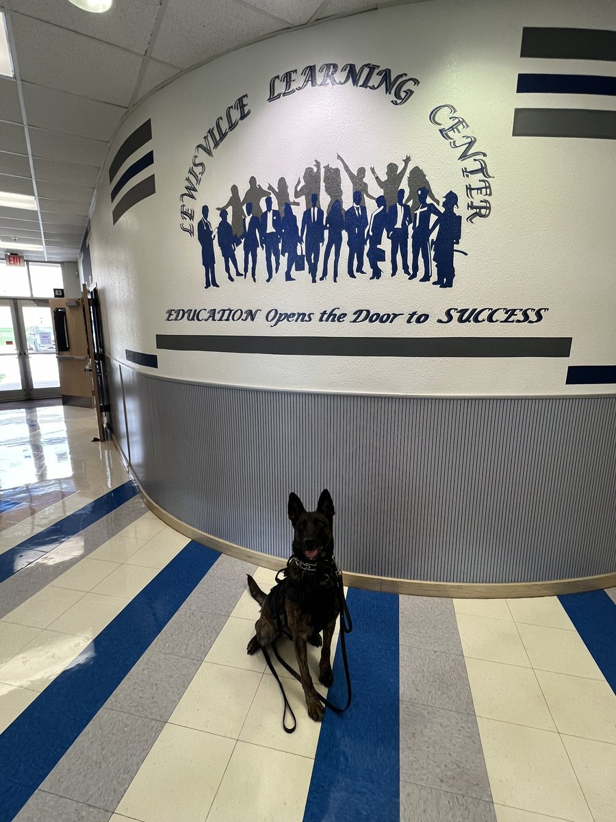 LISDNHS's tweet photo. It is always a great day when Goja stops by for added safety!  #LISD #everyONE #GojaTheGreat https://t.co/WtPR2hNPnB