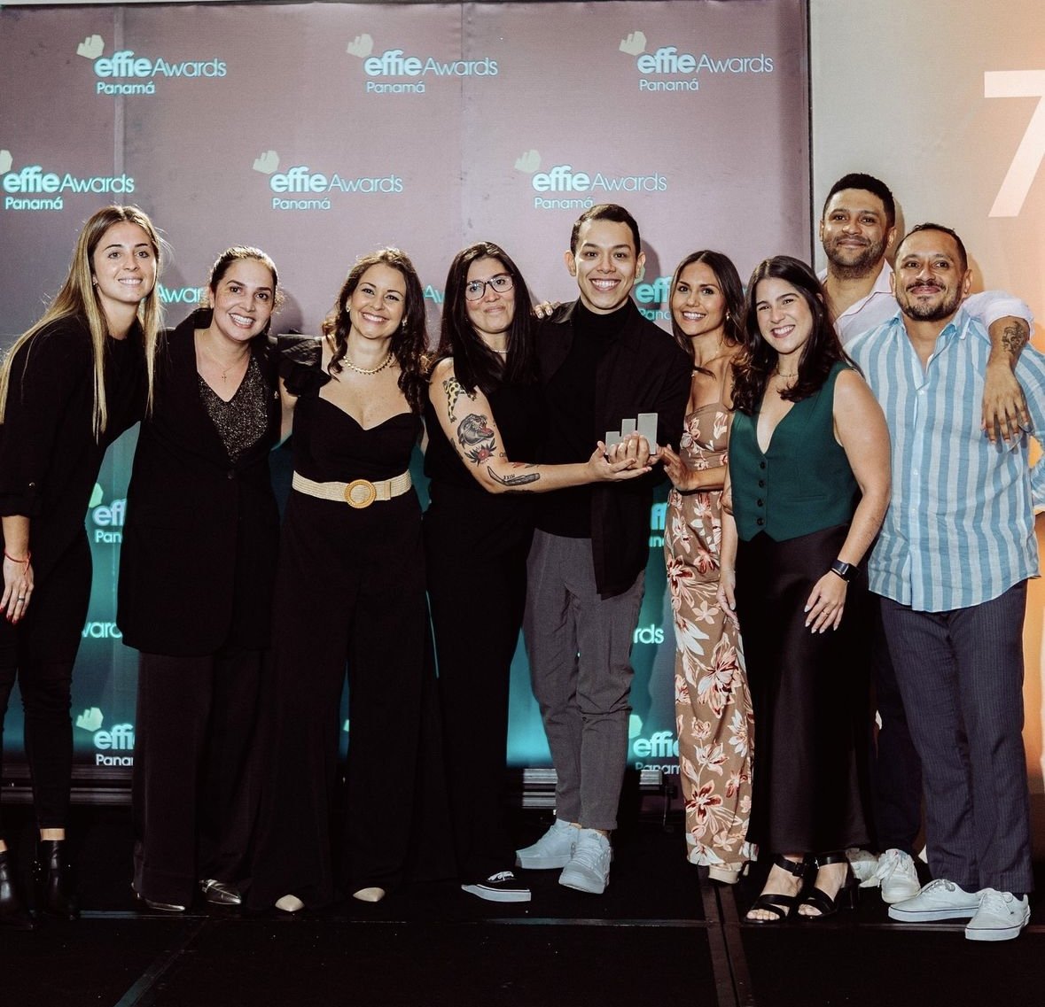 Celebramos grandes logros en Effie Panamá:🥉Bronce en Reputación Corporativa con Cervecería Nacional y🥈Plata en Renacimiento con Atlas. Estos premios reflejan el esfuerzo de nuestro equipo para crear campañas innovadoras.¡Gracias a nuestros clientes y colaboradores por su apoyo!