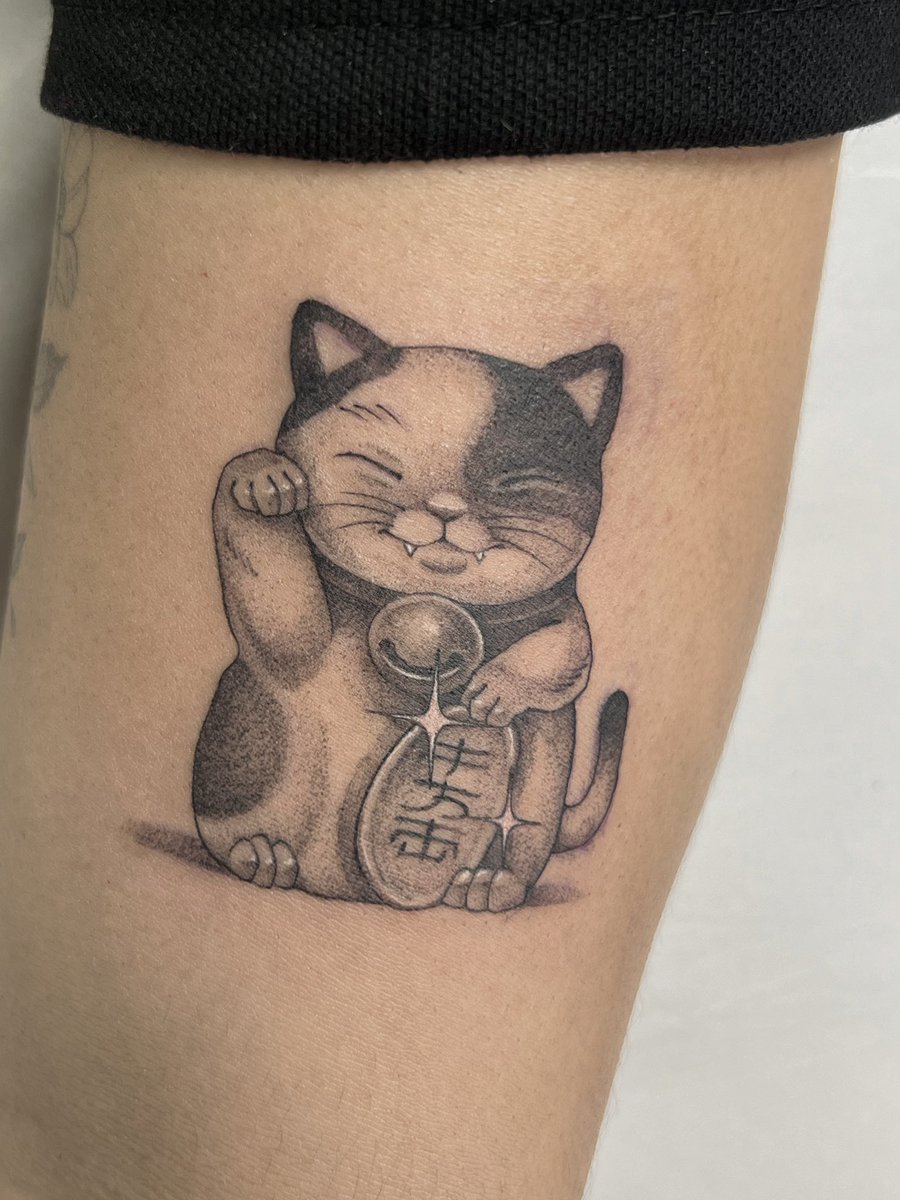 giulerda's tweet image. Que minhas últimas fotos aqui sejam registros de uma das coisas que mais tenho apreço na vida que é meu trampo 💛
xauuuuu me segue no insta 
@palinkatattoo