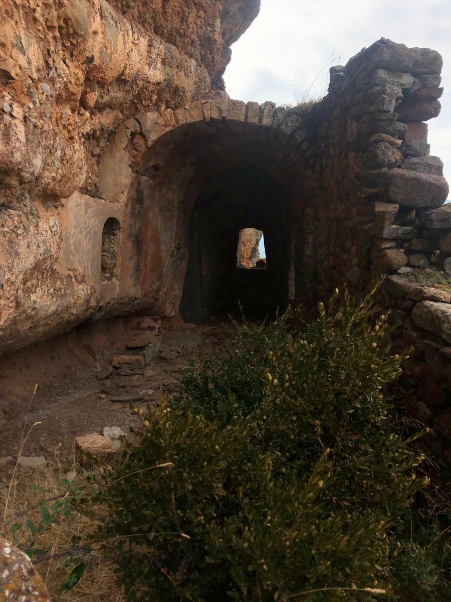 RehabiMed's tweet photo. International Workshop Espluga de Cuberes. Living inside the Cliff. Analysis of the troglodytic habitat and rural depopulation in the Mediterranean
On site workshop day 2
Group 1 knowledge of the environment; Farmland and neighboring village with troglodyte church, Solduga. 
👇 https://t.co/CJc7B7RFM1