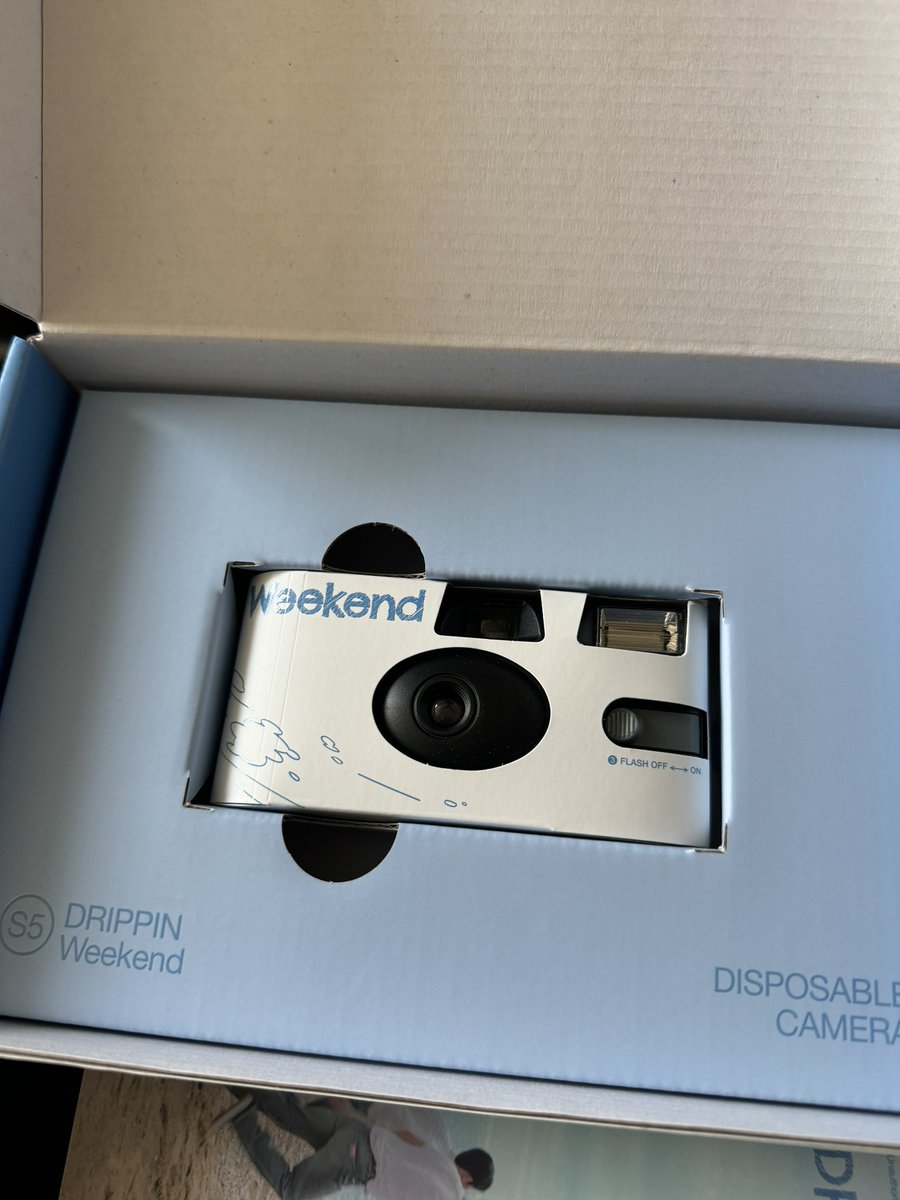 A DISPOSABLE FUCKING CAMERA IN AN ALBUM ??? WTF THIS IQNT REAL UR KIDDING ME RN. WTF. THIS IS THE BEST ALBUM EVER