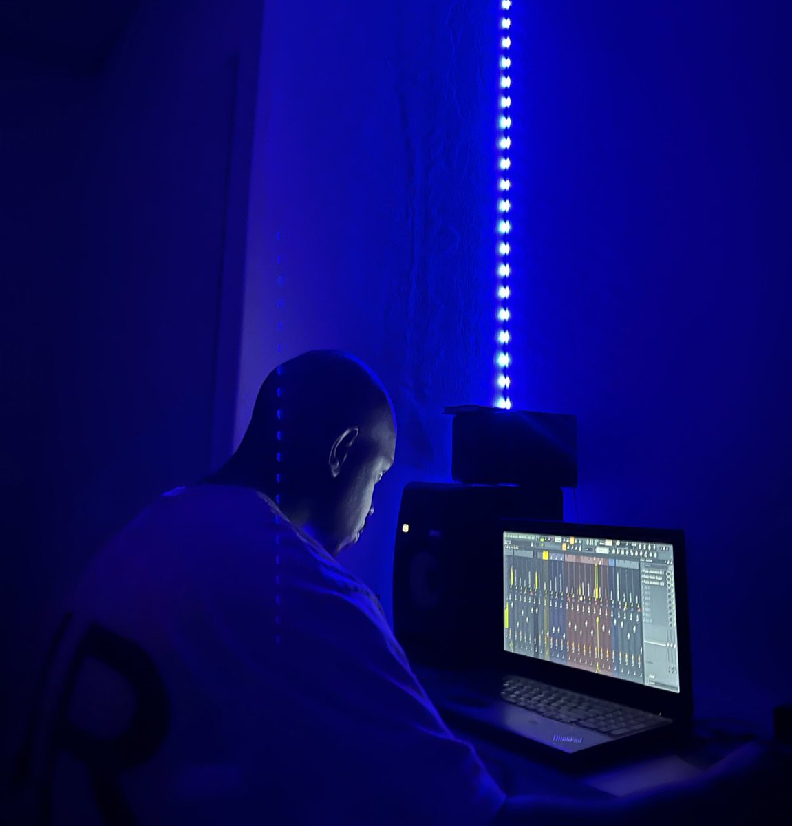 De Cave Man & TonicVolts (@tonicvolts) on Twitter photo Me snd frequenciesβ¦ β€οΈ Me snd frequenciesβ¦ β€οΈ