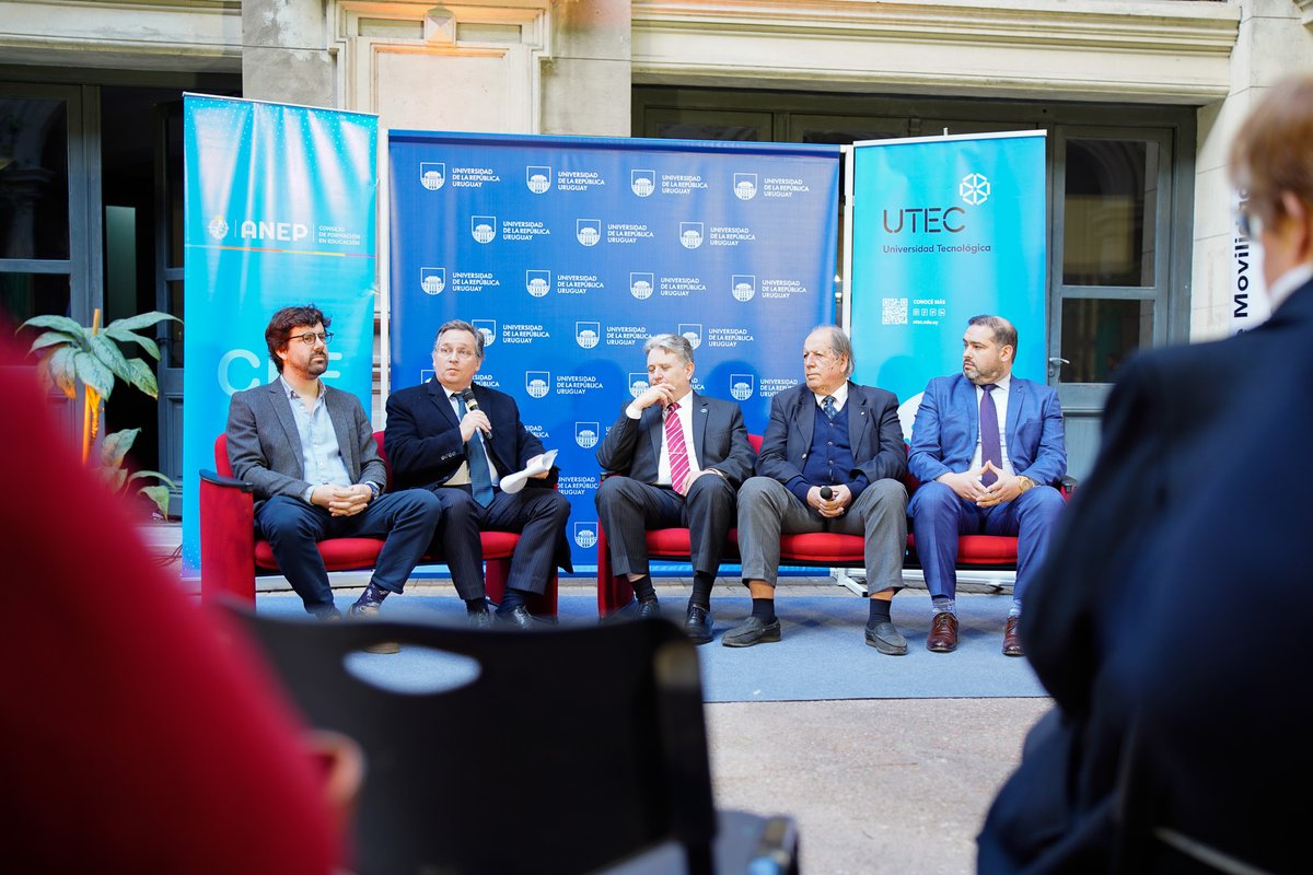 🎉 Se realizó con gran éxito la segunda edición de la Feria de Movilidad Estudiantil.
✍️Acá un resumen de lo que pasó: fder.edu.uy/node/7111