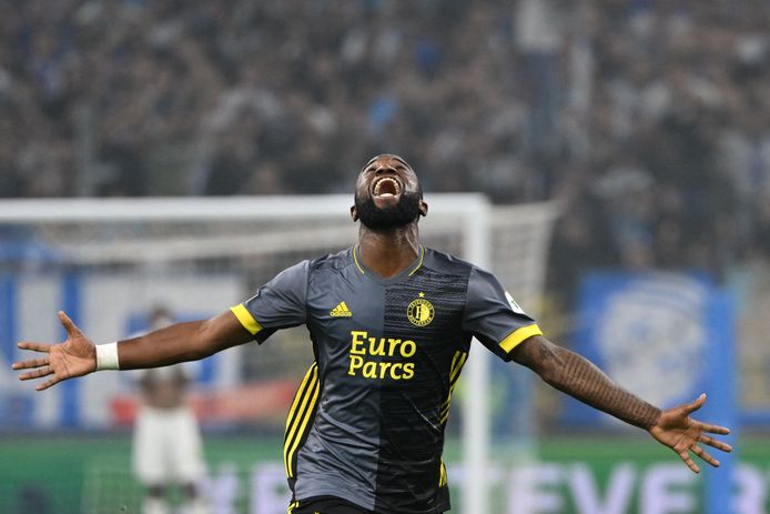 zeschijnendaar's tweet image. De tranen in Marseille, de winnende in Amsterdam, het zingen op de Coolsingel.

Boegbeeld van Varkenoord en Rotterdam-Zuid. Modern clubicoon.

Clubliefde bestaat en Geertruida ís Feyenoord. 

🥺❤️