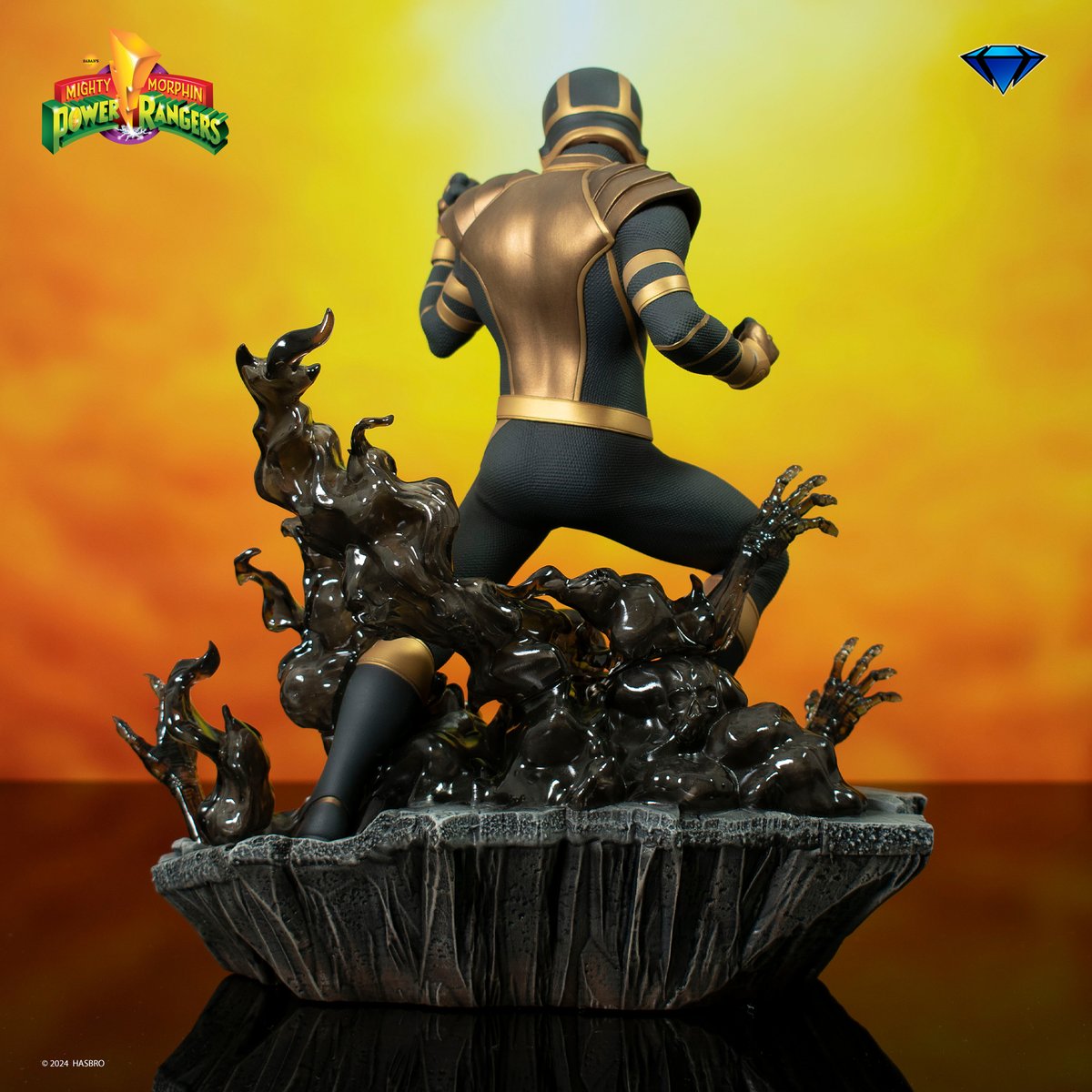 CollectDST's tweet image. 💀⚡ As seen in Boom! Studios’ #PowerRangers comics, the Death Ranger has arrived in the Gallery Diorama line of statues, wearing his black Omega Ranger armor with a skeleton’s grin underneath.

Pre-order at bit.ly/DeathRangerGal…

#CollectDST #DiamondSelectToys