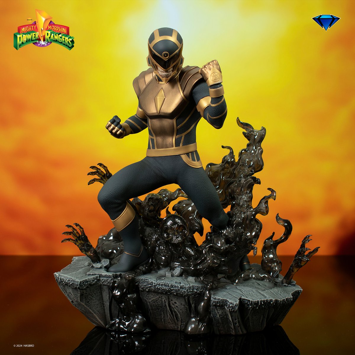 CollectDST's tweet image. 💀⚡ As seen in Boom! Studios’ #PowerRangers comics, the Death Ranger has arrived in the Gallery Diorama line of statues, wearing his black Omega Ranger armor with a skeleton’s grin underneath.

Pre-order at bit.ly/DeathRangerGal…

#CollectDST #DiamondSelectToys