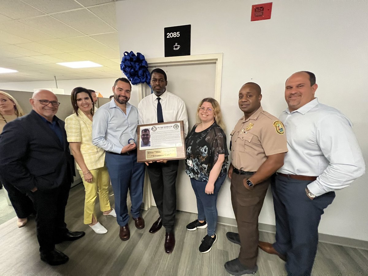MiamiDade_SO's tweet photo. Today, our Homicide Bureau dedicated their newly renovated break room in honor of former Homicide detective Elvey “Mike” Melgarejo. We were joined by members of his family, former colleagues and the Milton family for this special occasion. Thank you to the Milton family for their continuous support and generous donation.