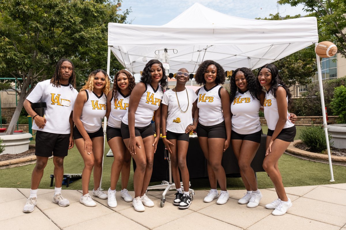 archildrens's tweet photo. Arkansas Children's Hospital had some very "spirited" visitors today to kick off college football season! 🏈✨📣

The University of Arkansas and University of Arkansas at Pine Bluff spirit squads brought the energy before their big gridiron game with a pep rally full of games, crafts and cheers for our patients and families. 🖤💛❤️🤍

Show some love to the team you're rooting for tonight in the replies below! 🦁🐗

@UArkansas
@uapbinfo
