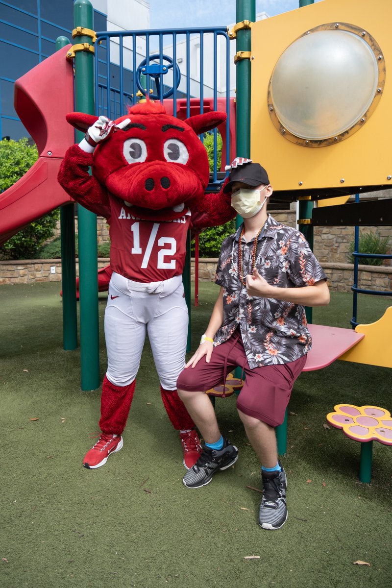 archildrens's tweet photo. Arkansas Children's Hospital had some very "spirited" visitors today to kick off college football season! 🏈✨📣

The University of Arkansas and University of Arkansas at Pine Bluff spirit squads brought the energy before their big gridiron game with a pep rally full of games, crafts and cheers for our patients and families. 🖤💛❤️🤍

Show some love to the team you're rooting for tonight in the replies below! 🦁🐗

@UArkansas
@uapbinfo