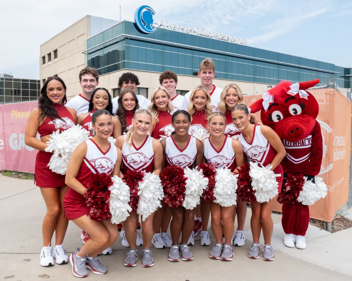 archildrens's tweet photo. Arkansas Children's Hospital had some very "spirited" visitors today to kick off college football season! 🏈✨📣

The University of Arkansas and University of Arkansas at Pine Bluff spirit squads brought the energy before their big gridiron game with a pep rally full of games, crafts and cheers for our patients and families. 🖤💛❤️🤍

Show some love to the team you're rooting for tonight in the replies below! 🦁🐗

@UArkansas
@uapbinfo