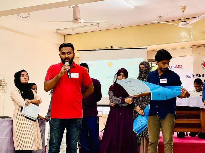 Prafulla_BD's tweet photo. Members of @Prafulla_BD participated in a 5-days soft skills training course under the supervision of USAID BIJOYEE project and conducted by Bangladesh Youth Leadership Center.Thanking and expressing gratitude to the trainers and managers.
#PrafullaBD #USAID #BYLC #BijoyeeProject https://t.co/Y93unfDHyz