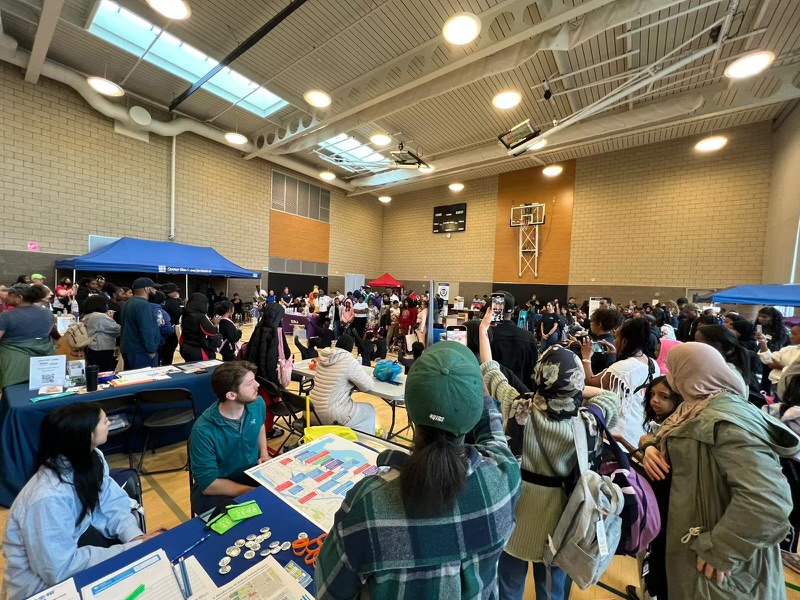 rainierbeach's tweet photo. Thank you times a million for the best Back 2 School Bash. Rain, weather, nothing would stop us from seeing our neighborhood friends and family.
Have the best school year Rainier Beach, we will be here cheering you on!
#B2SB #RBAC #RainierBeach #Seattle #SeattleEvents https://t.co/fLzgoyEH0Q
