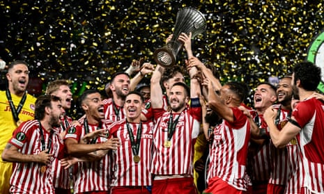 Πριν 3 μήνες ο Ολυμπιακός κατακτούσε το UEFA Conference League

Μια ιστορική βραδιά για το ελληνικό ποδόσφαιρο η οποία χλευάστηκε σε υπερβολικό βαθμό

Σήμερα που ο Παναθηναϊκός κατάφερε να μπει απλά στους ομίλους το μίλκο καπ αποκτά αξία

Γι αυτό είστε νάνοι

#OlympiacosFC
#paofc