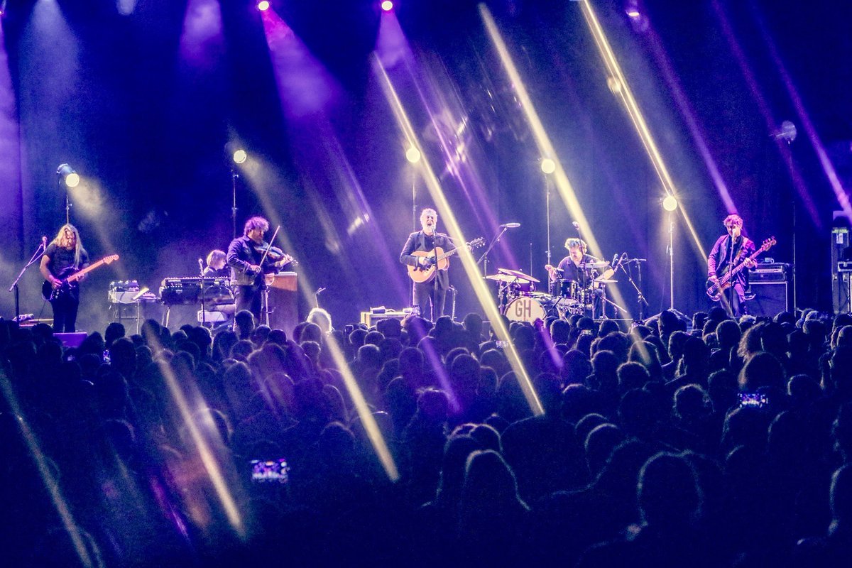 Glen Hansard tweet media