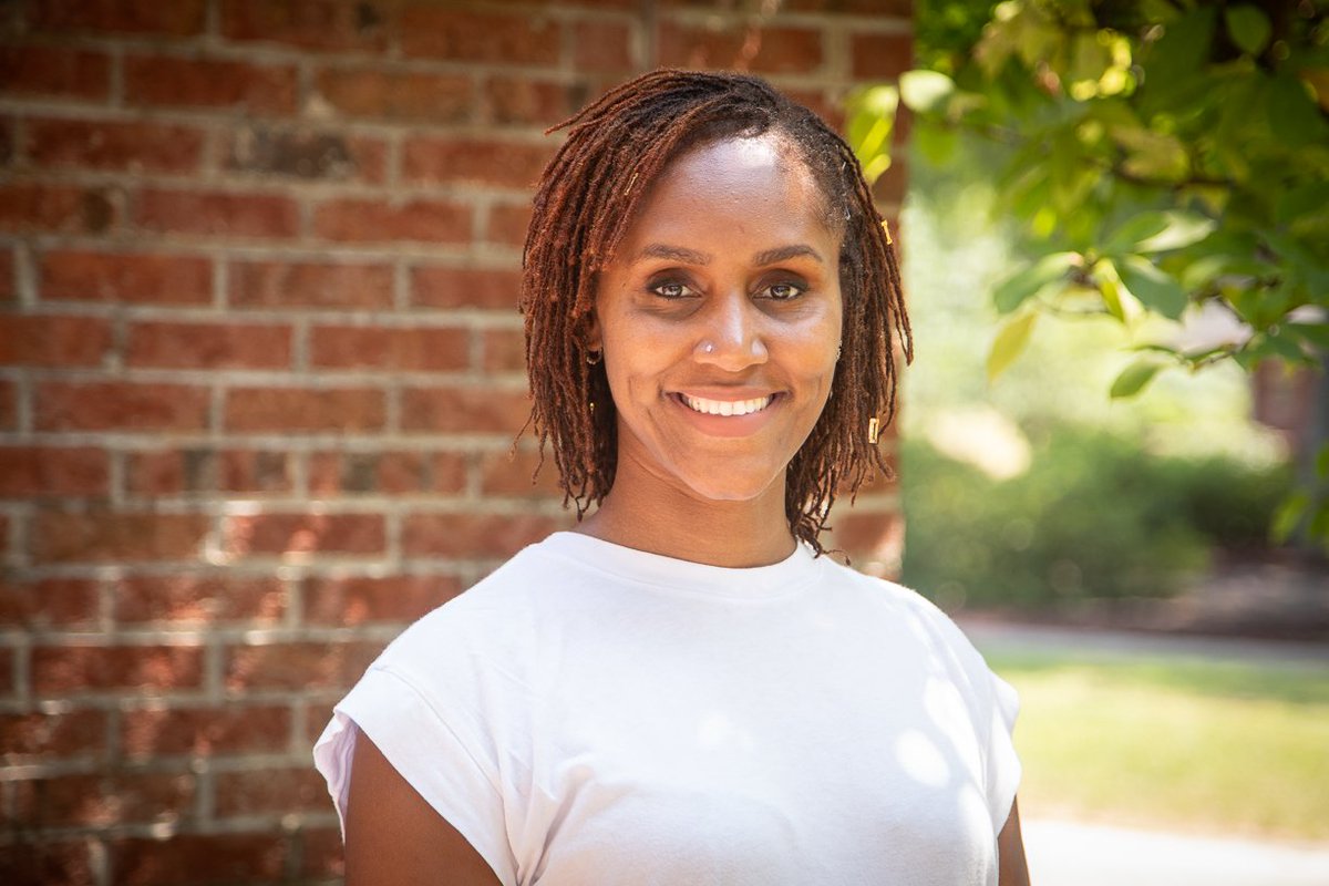 Interim Director of Community, Culture and Belonging Sarah Wright reflects on Endia Beal’s work with faculty and staff — and how Leading With Others “requires us to put thoughts into action.”
magazine.ravenscroft.org/our-ravens/ors…