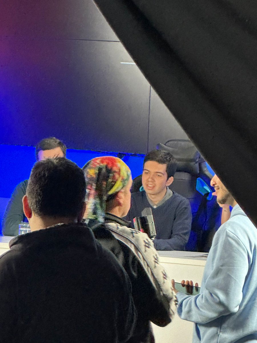 What a surreal day! We got received at the presidential palace by the president of chile himself and all day has just been a wild ride. BIG thank you to everyone in chile for receiving fernando like this, honestly overwhelmed by emotions.