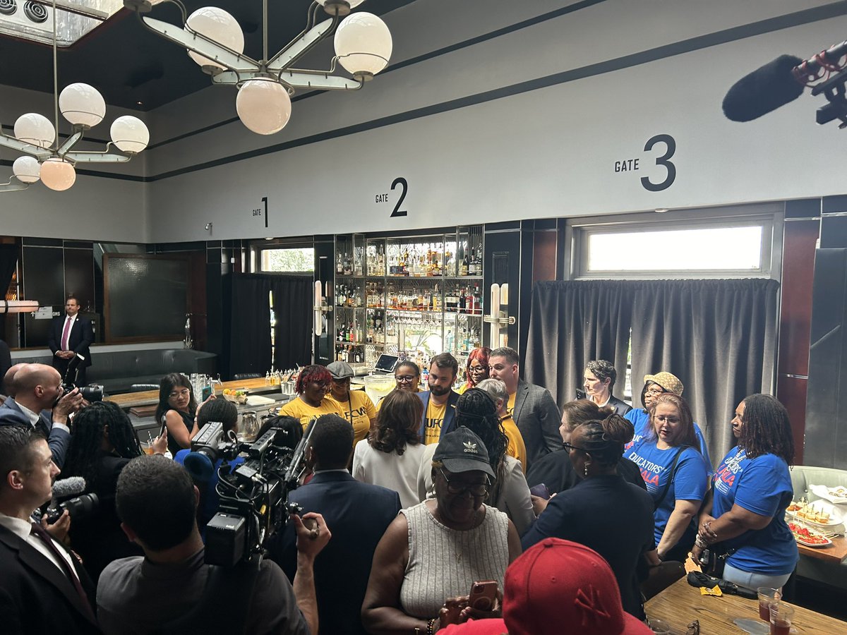 josh_wingrove's tweet photo. The third Harris stop of the day here in Savannah was to a volunteer and campaign appreciation event at The Grey, a restaurant in an old bus station here. 

(Harris, using what’s also a Biden tactic, spoke to the daughter of one volunteer by phone.) https://t.co/VlMVE2CxPl