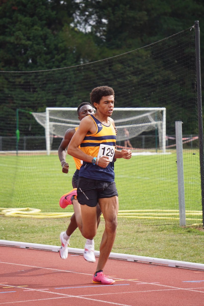 therunnersam's tweet photo. Great photos from the Bob Lewis Memorial meet! Huge thanks to the amazing camera man❤️ https://t.co/0hWyNIfflY