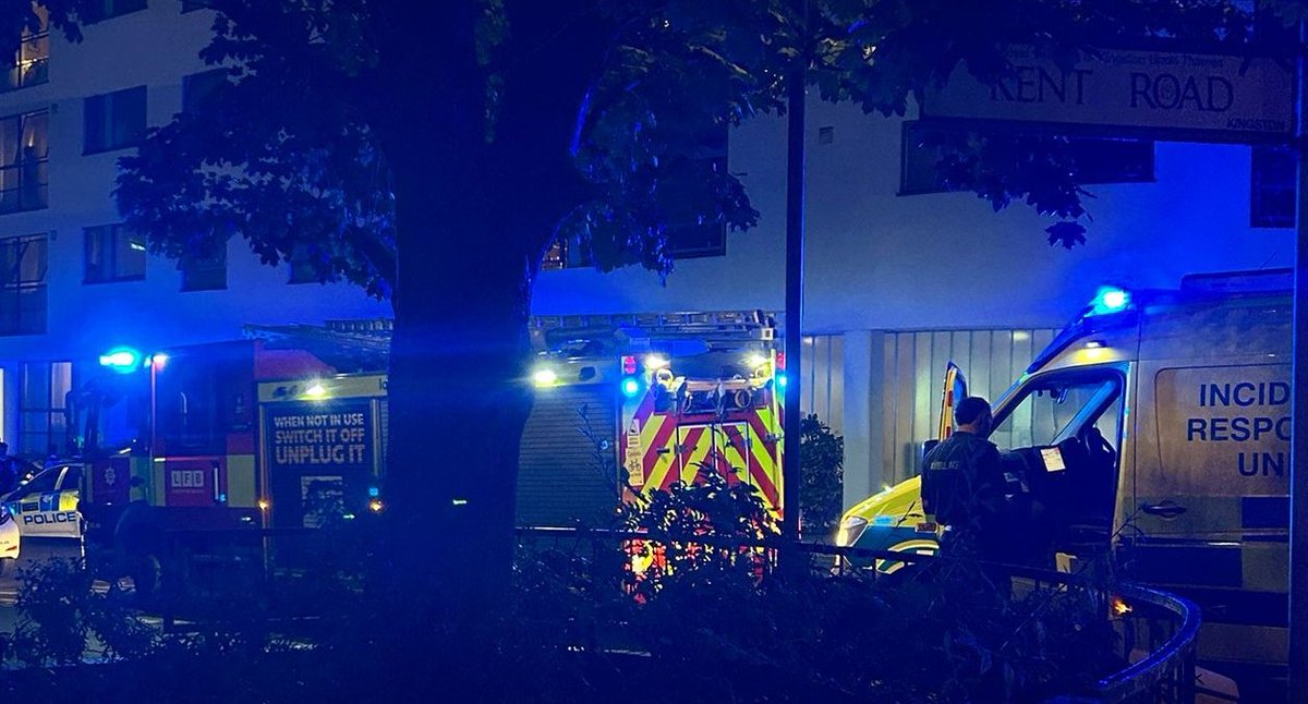 #Surbiton and #Kingson fire appliances have responded to a car that's collided with a building this evening. Thankfully there are no reports of injuries.