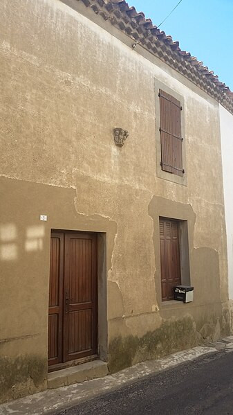 MonumentumFr's tweet image. Maison Cros à #Azille (#Aude) La pierre doit provenir soit de l'église paroissiale, soit de la première chapelle des Clarisses, soit celle des Cordeliers. La pierre est un cul de lampe sculpté avec abaque polyg...
Suite 👉 monumentum.fr/monument-histo…
#Patrimoine #MonumentHistorique