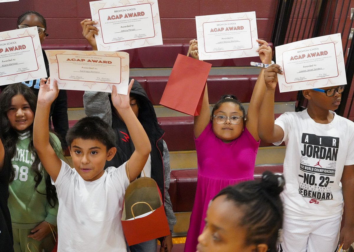 JEFCOED's tweet photo. Giving a big round of applause👏👏👏 to our ACAP achievers at Brighton School!! Way to give it your all and achieve your goals!💯 #BrightInBrighton #JEFCOEDProud @BrightonJEFCOED https://t.co/7F1pHeapTx