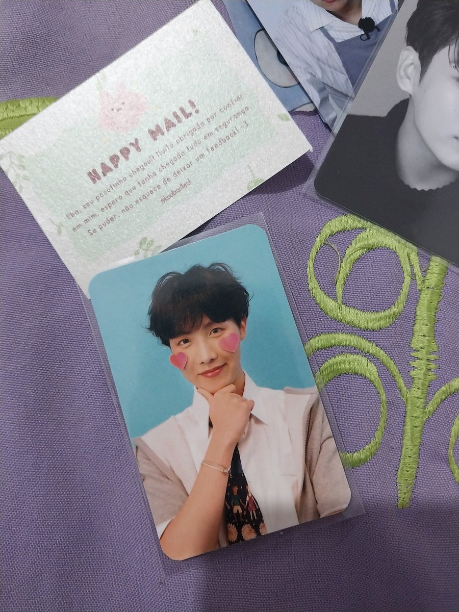 rkiveartts's tweet photo. 💌 feedback positivo para a @koobicollect que me vendeu esse hobi, muito bem embalado, uma compra tranquila e foi rápido também além dos mimos que eu amei https://t.co/G6nDKf5Ko6