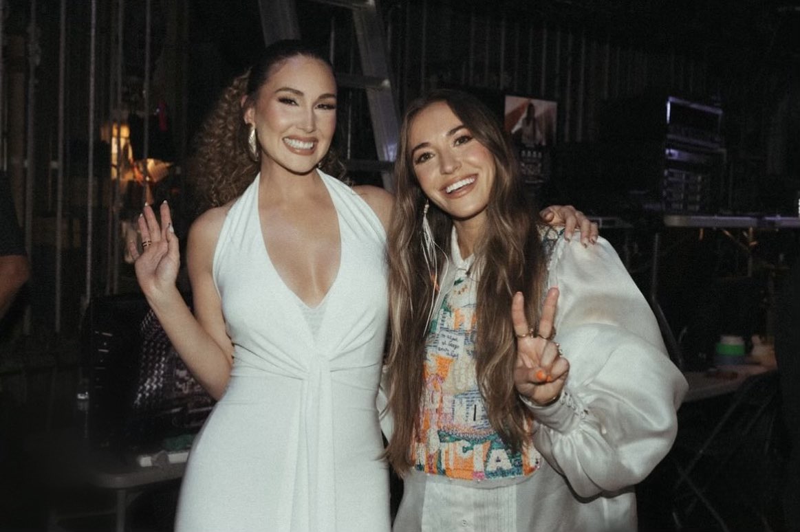lorenallred's tweet photo. Sharing the stage with the amazing @Lauren_Daigle on @AGT last night was EVERYTHING!  Thank you, AGT, for such a special night 🥰🎤 https://t.co/eTywlaQcZH