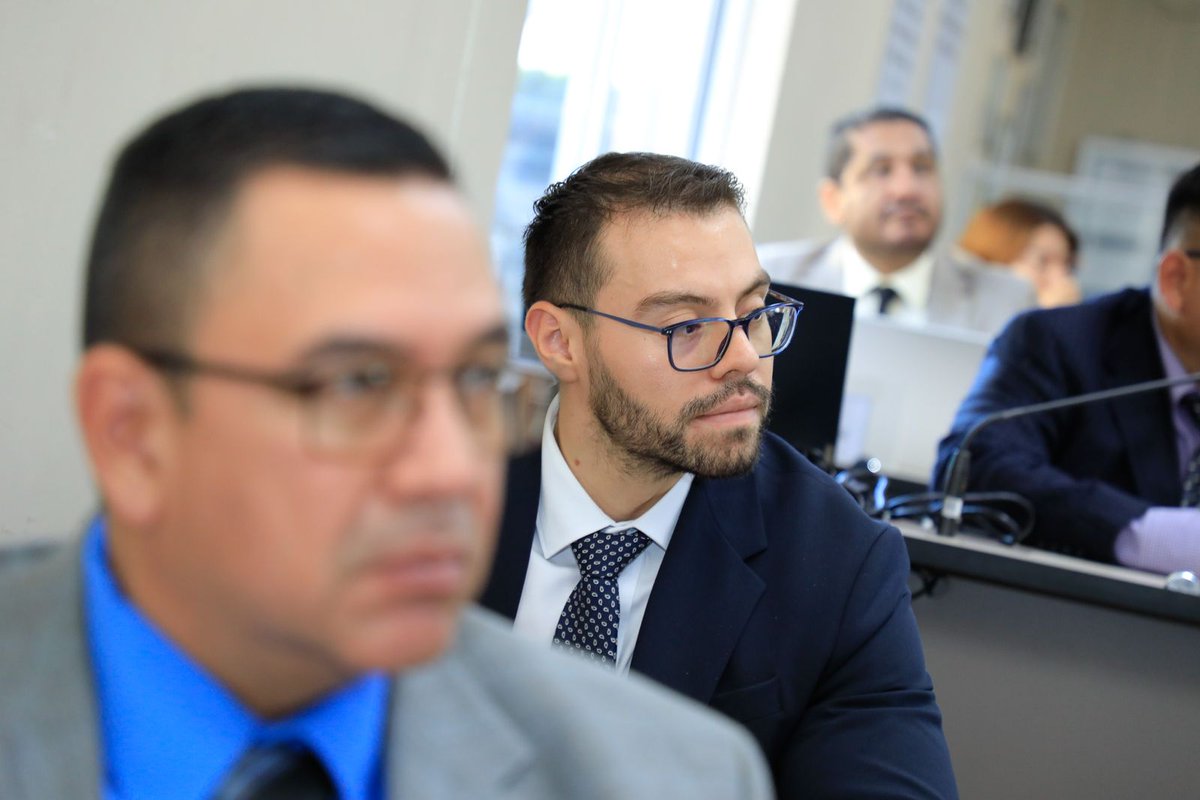 Hoy compartí mi experiencia con los estudiantes del Colegio de Altos Estudios Estratégicos (CAEE) a través de la conferencia "La política exterior de El Salvador en la defensa nacional".

En este espacio, expuse los principales logros que nuestro país ha alcanzado en este ámbito.