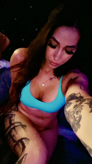 Can I just be lazy all day  #ThursdayMood #sayhi #thursday https://t.co/252n2DWOWU<a href="/tag/thursdaymood"class="tags">#ThursdayMood</a><a href="/tag/sayhi"class="tags">#sayhi</a><a href="/tag/thursday"class="tags"><span>#thursday</span></a>