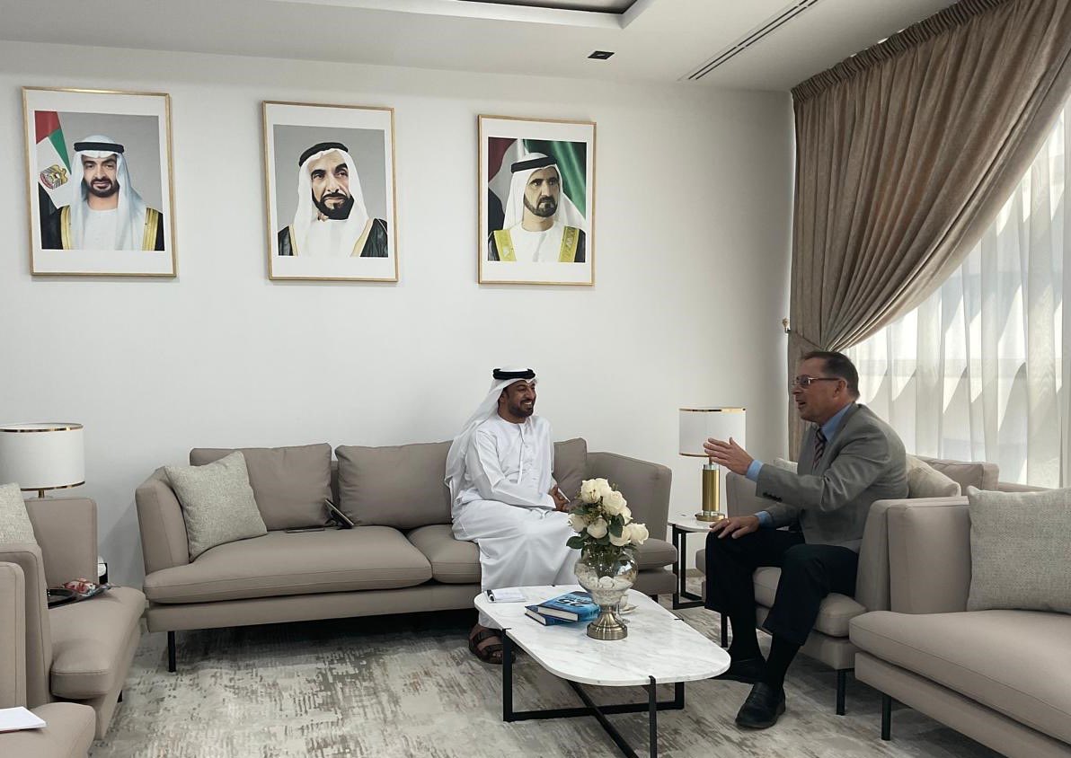 الملفات  ذات الاهتمام المشترك والعلاقات الثنائية بين البلدين كانت محور حديث سعادة السفير/ محمد علي  الشامسي  سفير  الدولة لدى ليبيا مع سعادة / إيدار أغانين  سفير روسيا الاتحادية لدى ليبيا ، وذلك بمكتبة بمقر السفارة بالعاصمة تونس .