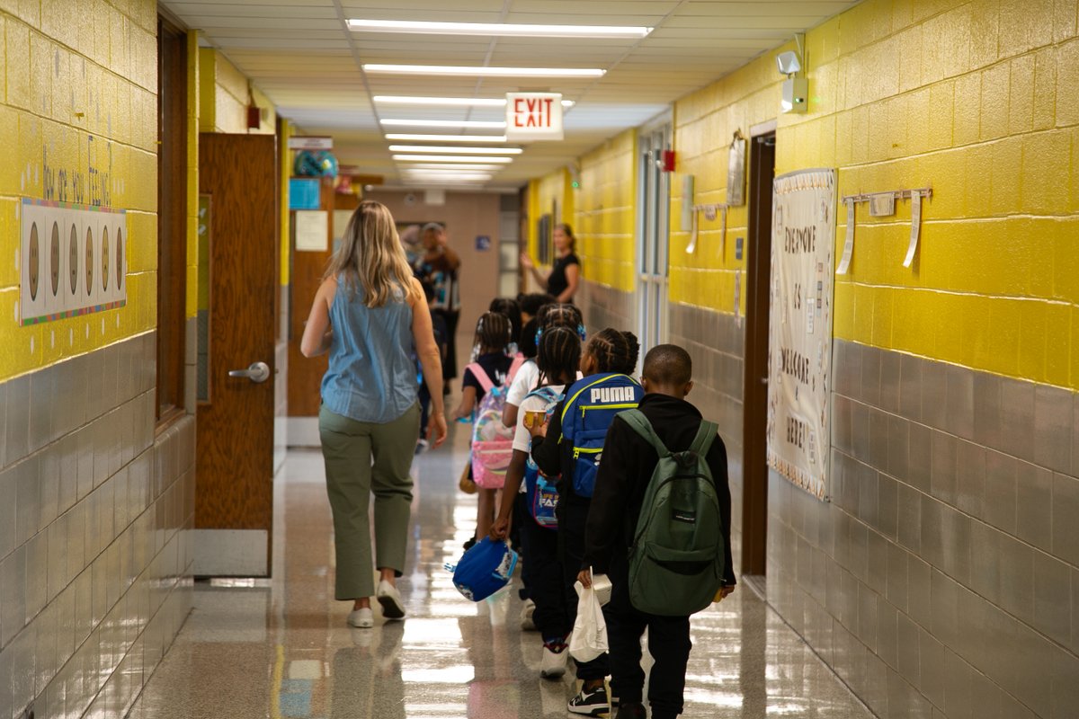 ChiPubSchools's tweet photo. John Whistler ES: Where EVERY student can dream and achieve excellence without limits!

As we continue celebrating #CPSFirstWeek today, @PedroCPSCEO, @AldMosley21, and @ChrisBrownCPL toured classrooms, welcoming students and staff back for another successful school year. https://t.co/g3DRPWtDHE
