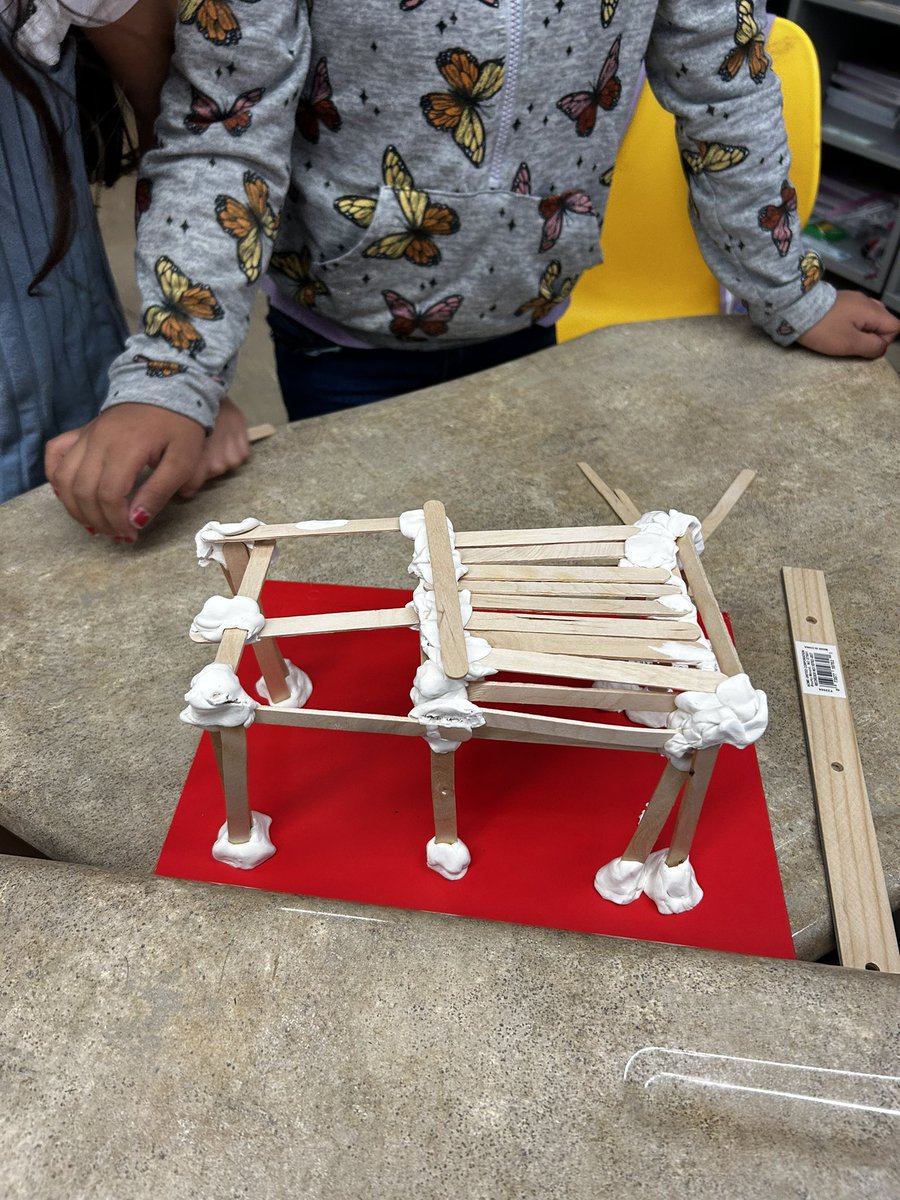 LisaG2_AISD's tweet photo. @WooldridgeElem is building g some strong engineers. Our 3rd grade students are building structures out of clay as a hands on experience! We love seeing students so engaged! @katrinabailey08
#quailpride #wooldridgepride #goquails #weareaisd https://t.co/Iz1aF4CAro