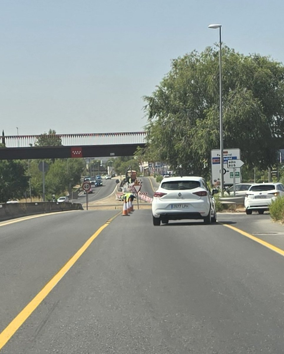 Alcobendas_Poli's tweet photo. ⚠️INFORMACIÓN OBRAS CARRETERA DE FUENCARRAL⚠️. Por nueva canalización, se están realizando obras en Carretera de Fuencarral que se prolongarán por dos meses.
Alternativas:
👉A1.
👉Avd del Monte de Valdelatas y Peñalara.
👉Salida entrada por Chopera y Transición Española.
092☎️. https://t.co/EhI0L3NPAr