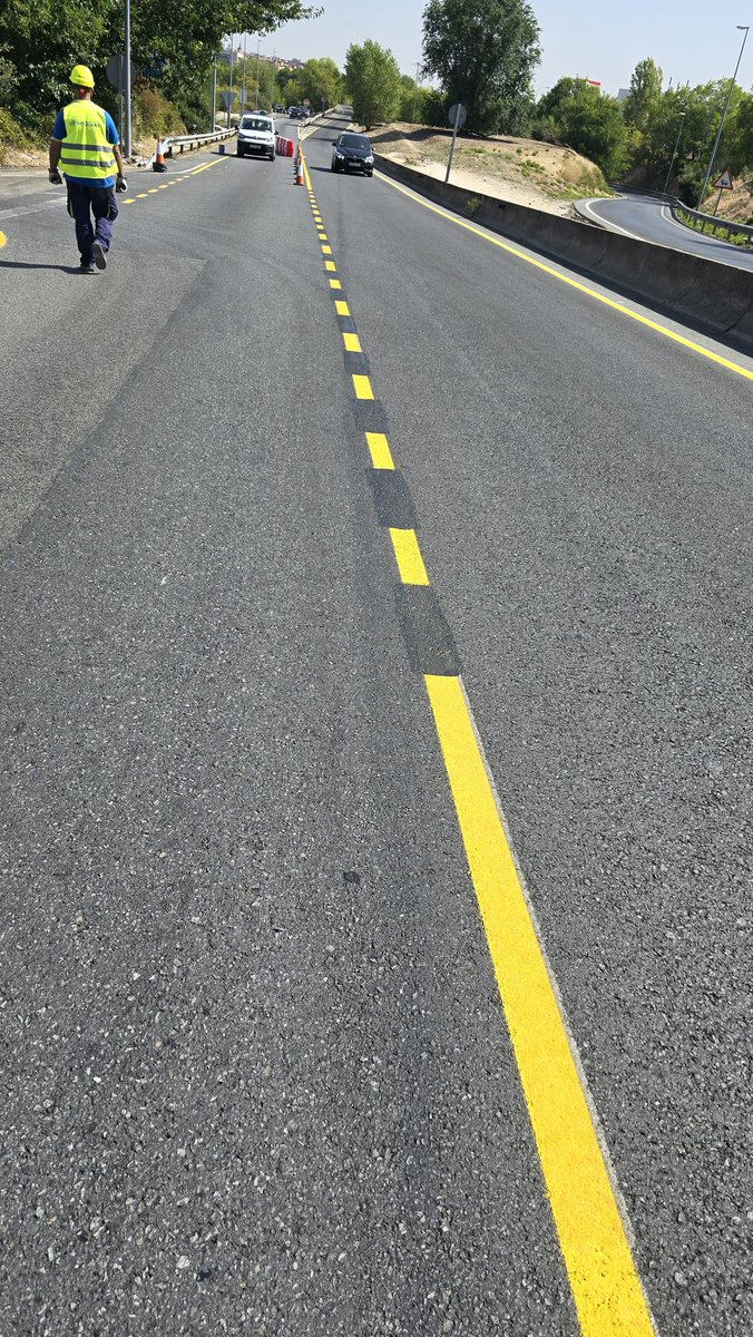 Alcobendas_Poli's tweet photo. ⚠️INFORMACIÓN OBRAS CARRETERA DE FUENCARRAL⚠️. Por nueva canalización, se están realizando obras en Carretera de Fuencarral que se prolongarán por dos meses.
Alternativas:
👉A1.
👉Avd del Monte de Valdelatas y Peñalara.
👉Salida entrada por Chopera y Transición Española.
092☎️. https://t.co/EhI0L3NPAr
