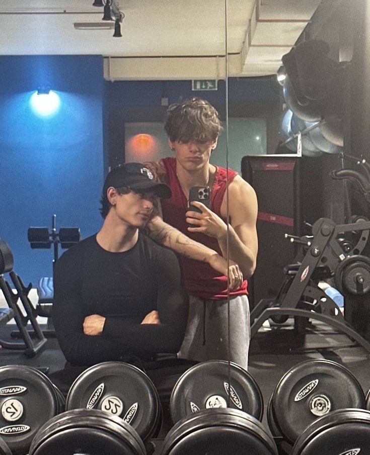 kevemoday's tweet image. Imaginem uma legenda clichê aqui...

Enfim, gosto dos treinos em dupla.