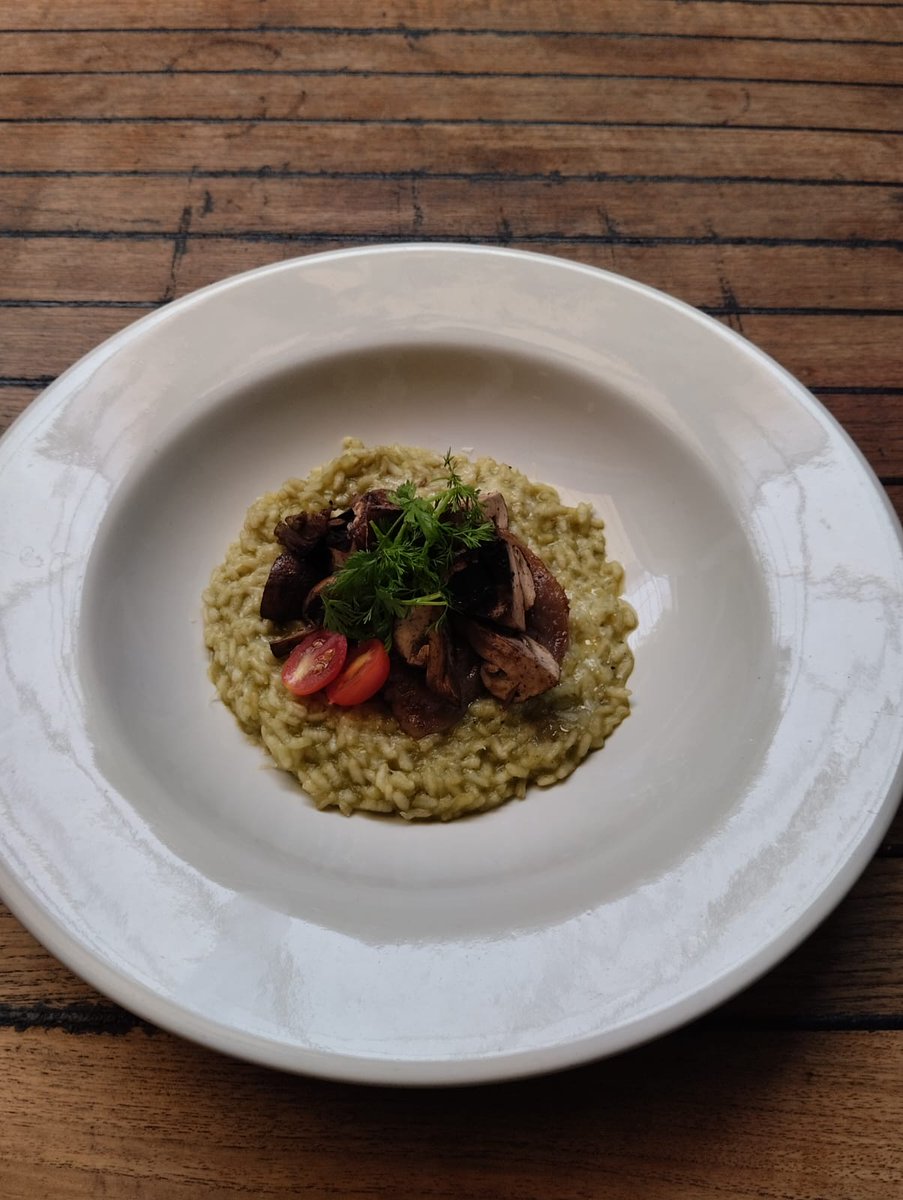 El #menúdeldía te va a encantar!!

ENTRADA: Ensalada del huerto de <a href="/hsanandres_/">Hacienda San Andres</a>
FUERTE: Risotto verde con picaña y hongos

¡Te esperamos!
.
.
.