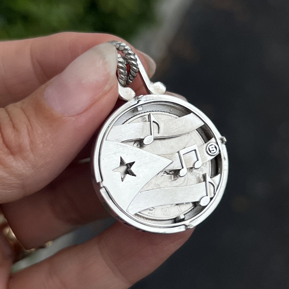 Miami jewelry store Santayana just released its new #CeliaCruz quarter pendant and the details are incredible. Photos: Elena Santayana shop.santayana.com/products/celia…