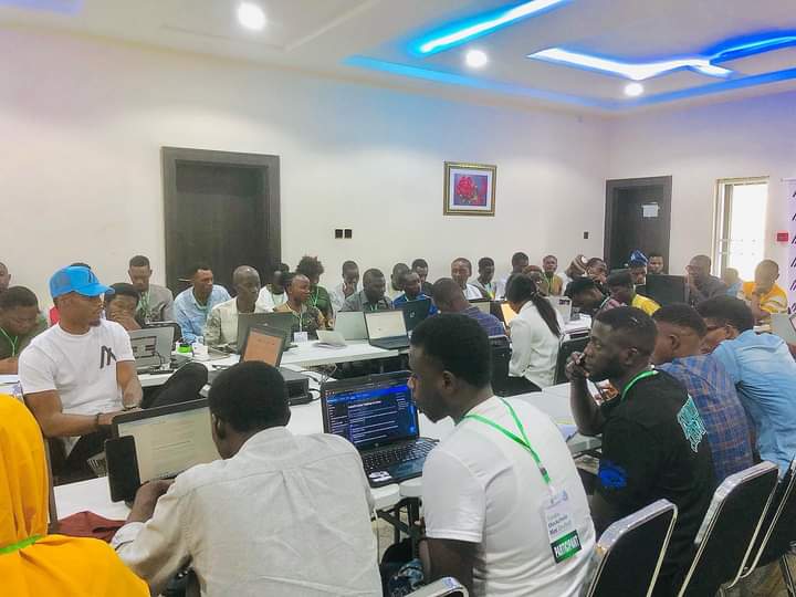 lizian_'s tweet photo. A quick update on Day 1 of our blockchain training event with the @AlgoFoundation in Taraba.
Today was all about digging into the heart of what makes Algorand special. We had some truly insightful sessions that broke down the tech behind Algorand.
@Algorand_NG
@modei_taraba_st https://t.co/8JmLaQtNNH