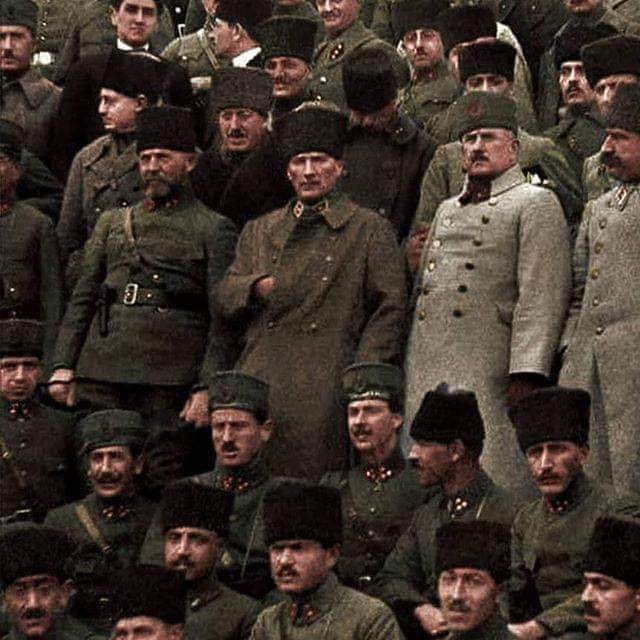 101 yıl önce New York Times:

Bir avuç Türk dünyaya meydan okudu.