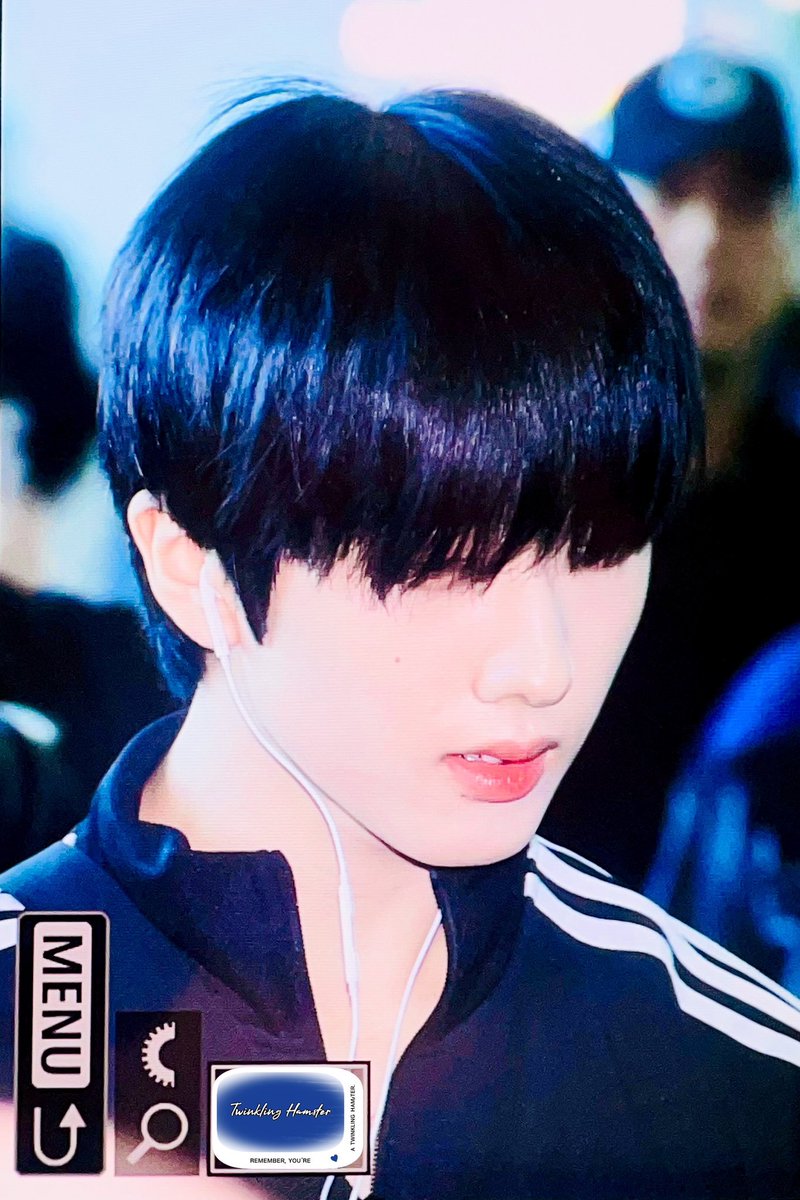 ruth_f0205's tweet photo. 240830 ICN 출국 지성

아디다스 쮜선배 너무 고트하네요 미쳤다

#지성 #チソン #JISUNG 
#엔시티드림 #NCTDREAM #NCT https://t.co/JMOmBpOkXu