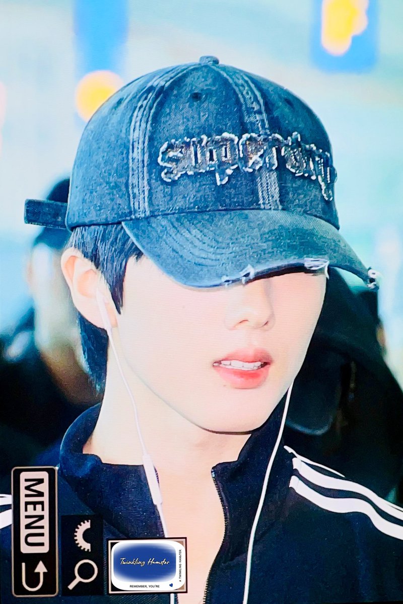 ruth_f0205's tweet photo. 240830 ICN 출국 지성

아디다스 쮜선배 너무 고트하네요 미쳤다

#지성 #チソン #JISUNG 
#엔시티드림 #NCTDREAM #NCT https://t.co/JMOmBpOkXu
