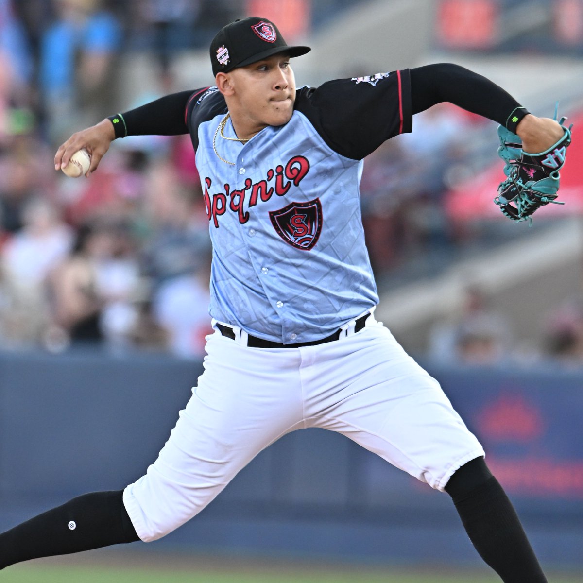 MLBPipeline's tweet photo. 21-year-old right-hander Yujanyer Herrera enters the @Rockies' Top 30 Prospects list after Angel Chivilli graduates: https://t.co/H48m1kdRAn https://t.co/IajUvZinjr
